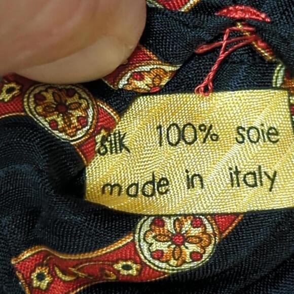 Vintage Brioni Tie Black and Red Striped 100% Silk Hand Made in Italy Barcelino - Picture 8 of 9